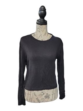 Bleusalt Black Long Sleeve Crewneck Top Size 00